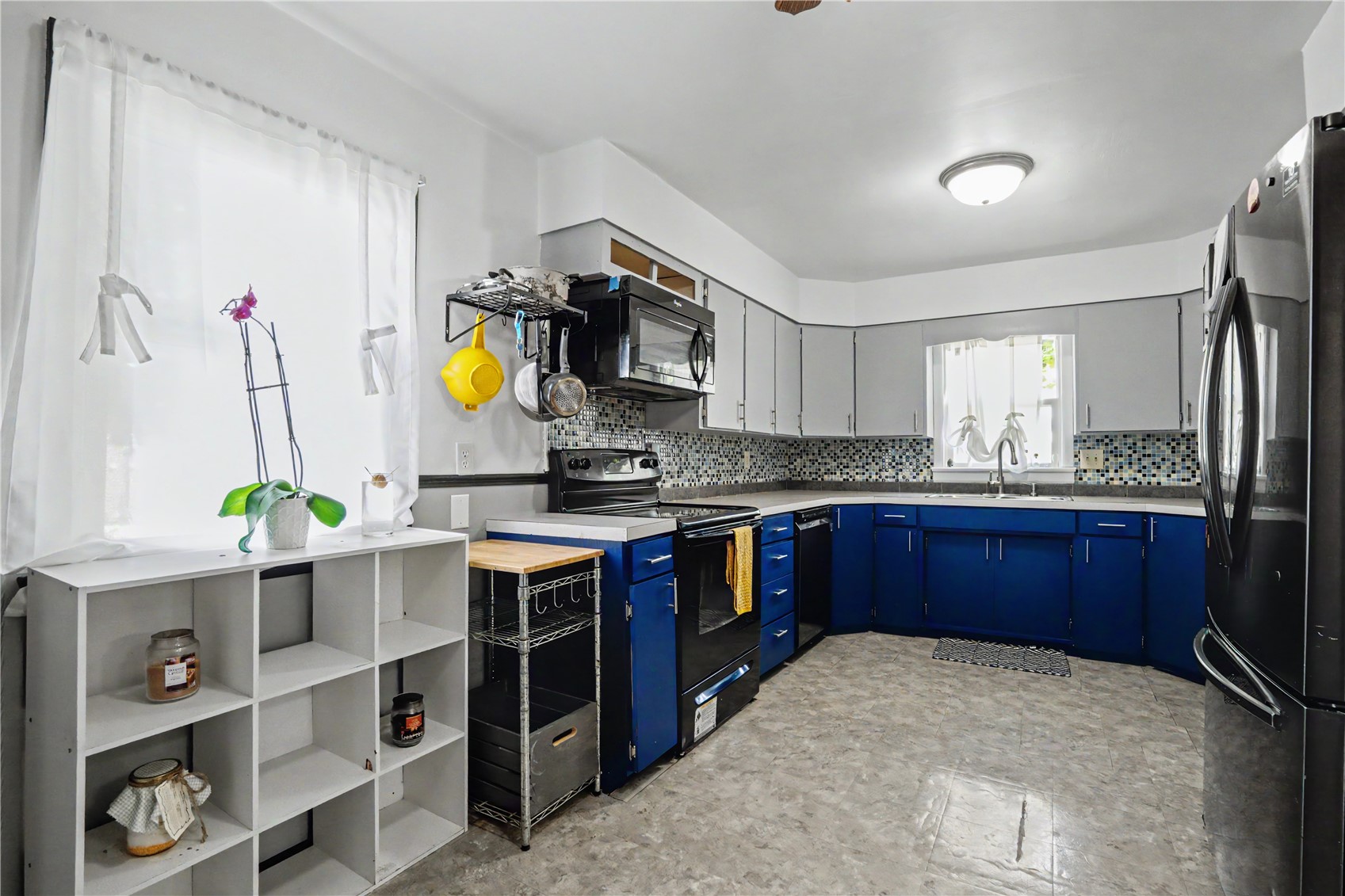203 Roosevelt Street Alburnett IA 52202