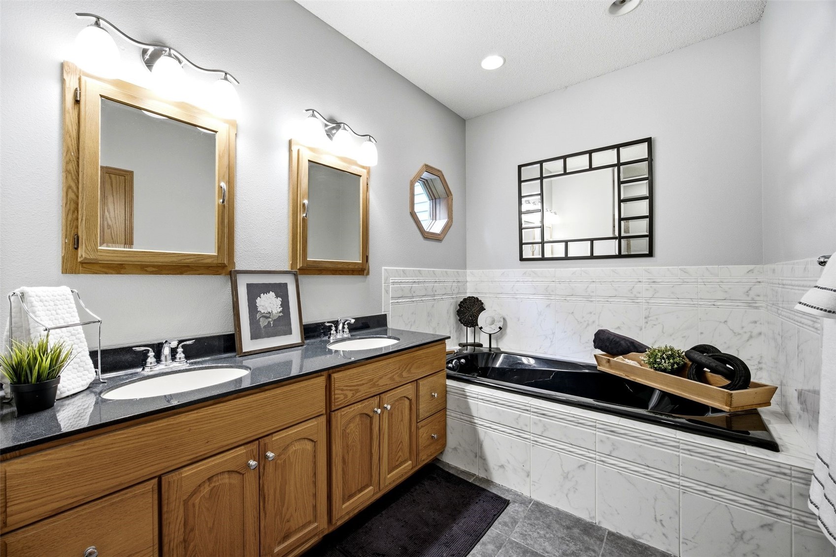 2792 Holly Court NW Swisher IA 52238