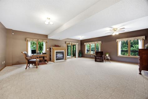 2792 Holly Court NW Swisher IA 52238