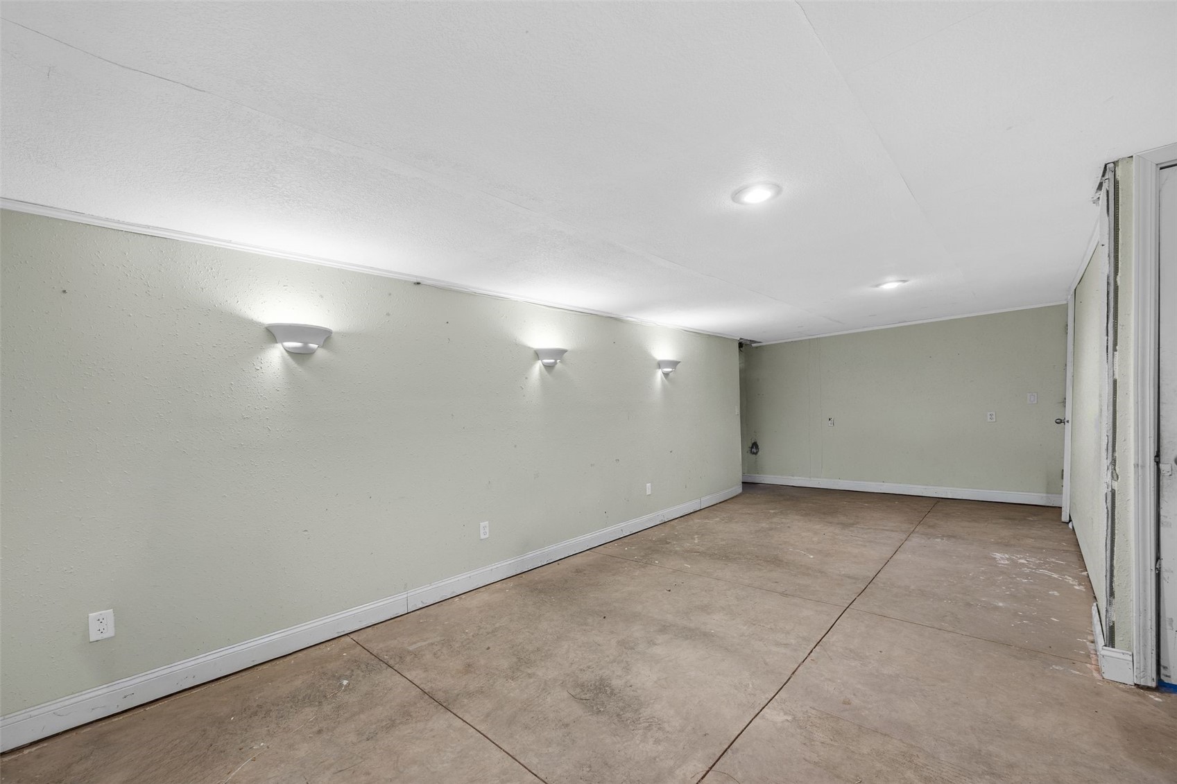 625 Freeseway Drive Robins IA 52328