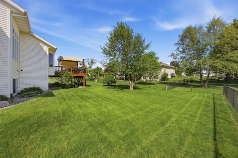 407 Wildflower Drive Fairfax IA 52228