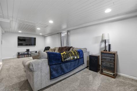 990 S 5th Street Marion IA 52302