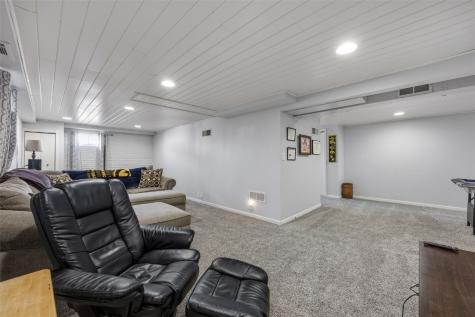 990 S 5th Street Marion IA 52302