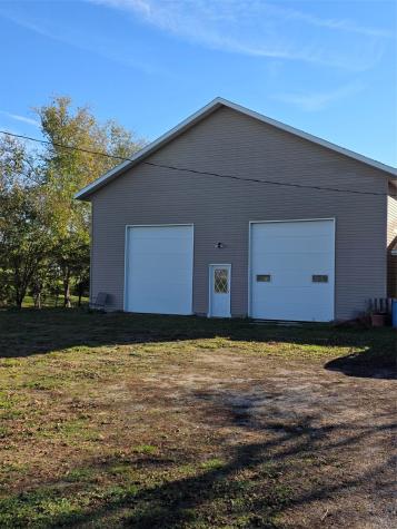 4717 Lucore Road Marion IA 52302