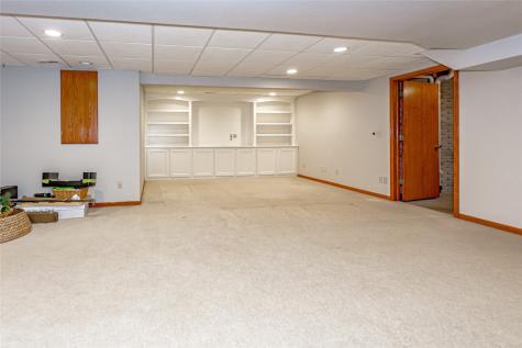 6949 Bowman Lane Cedar Rapids IA 52402