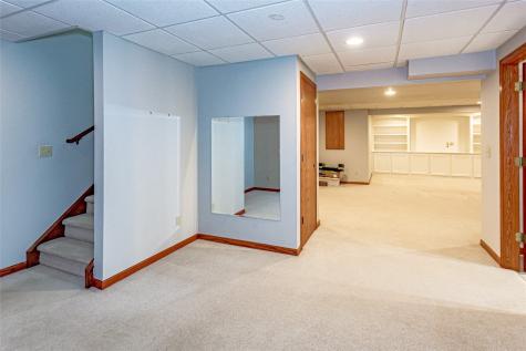 6949 Bowman Lane Cedar Rapids IA 52402