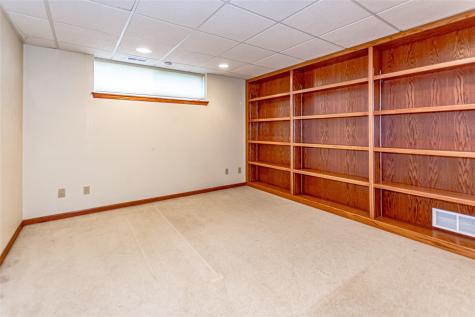 6949 Bowman Lane Cedar Rapids IA 52402
