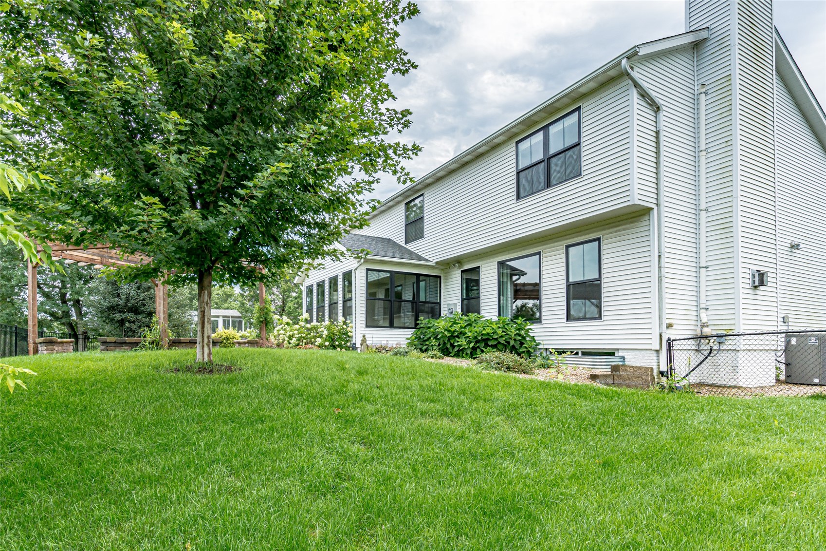 6949 Bowman Lane Cedar Rapids IA 52402
