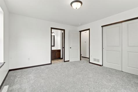 9515 Grand Oaks Drive NE Cedar Rapids IA 52402