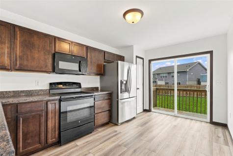 9515 Grand Oaks Drive NE Cedar Rapids IA 52402