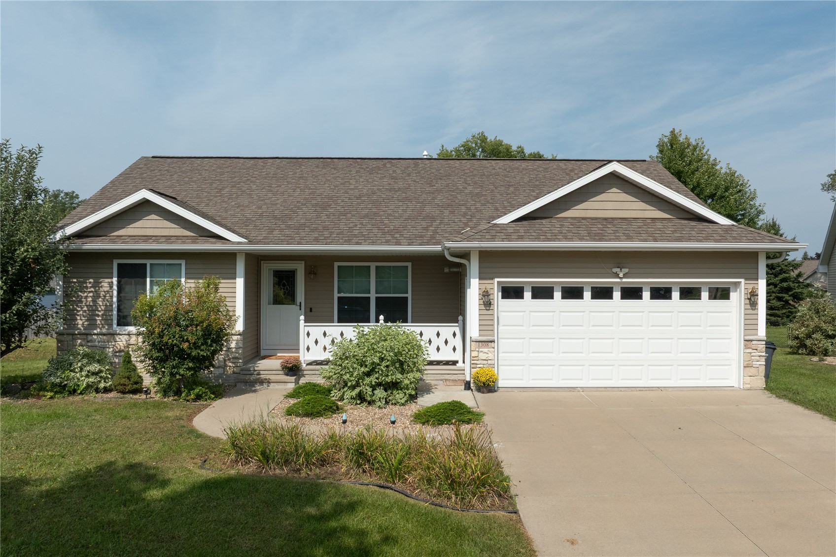 1308 Deer Run NE Cedar Rapids IA 52402
