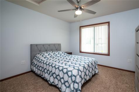 1308 Deer Run NE Cedar Rapids IA 52402