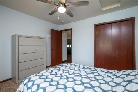 1308 Deer Run NE Cedar Rapids IA 52402