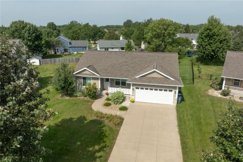 1308 Deer Run NE Cedar Rapids IA 52402