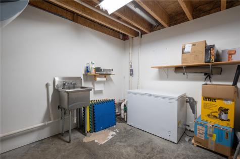1308 Deer Run NE Cedar Rapids IA 52402