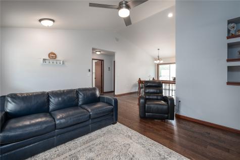 1308 Deer Run NE Cedar Rapids IA 52402