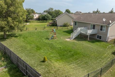 1308 Deer Run NE Cedar Rapids IA 52402