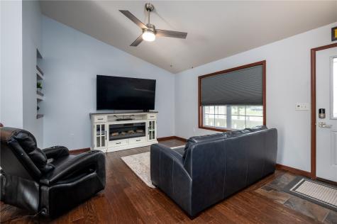 1308 Deer Run NE Cedar Rapids IA 52402
