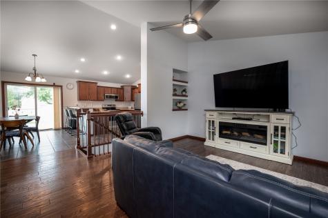 1308 Deer Run NE Cedar Rapids IA 52402