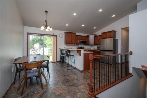1308 Deer Run NE Cedar Rapids IA 52402