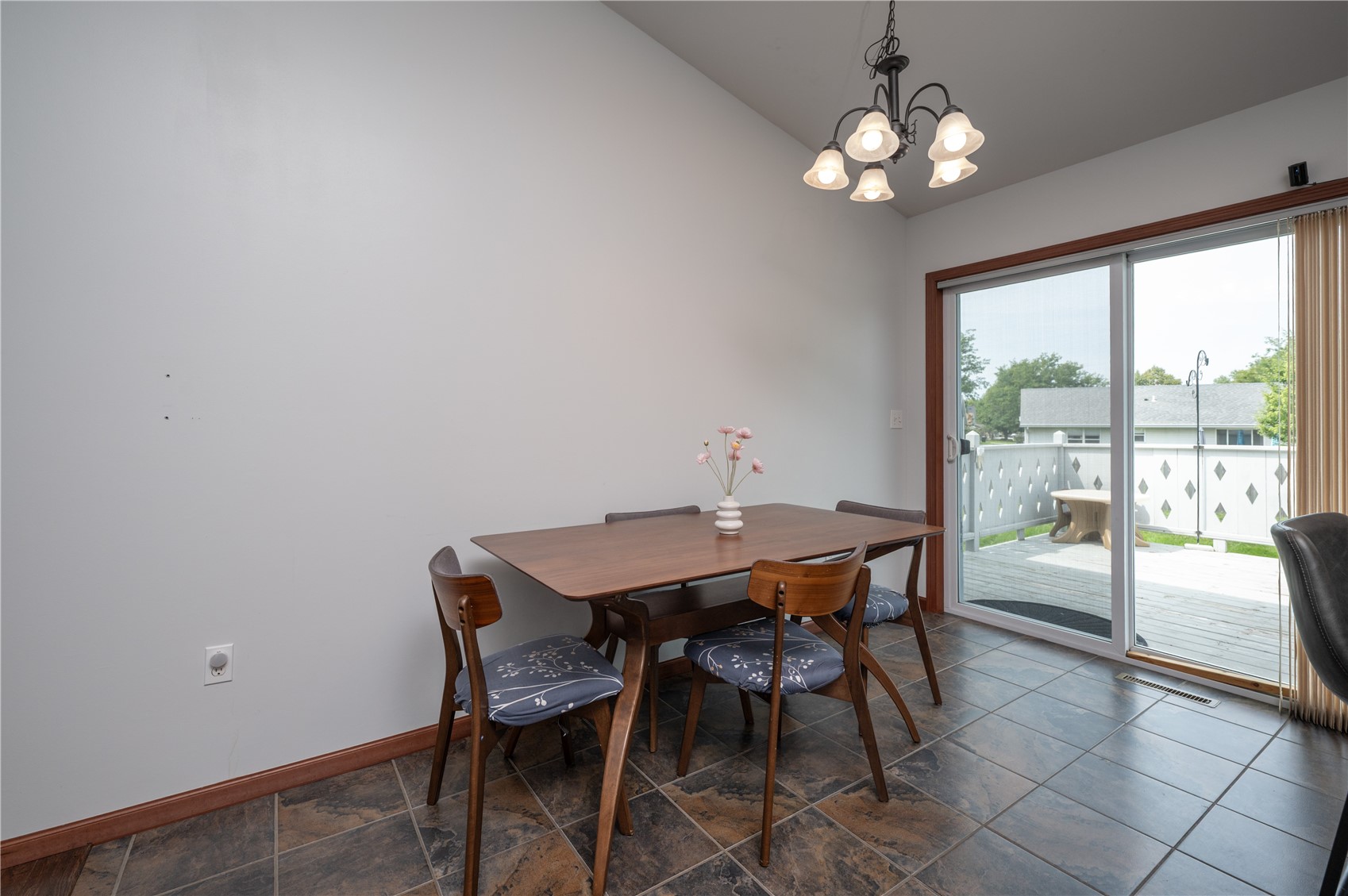 1308 Deer Run NE Cedar Rapids IA 52402