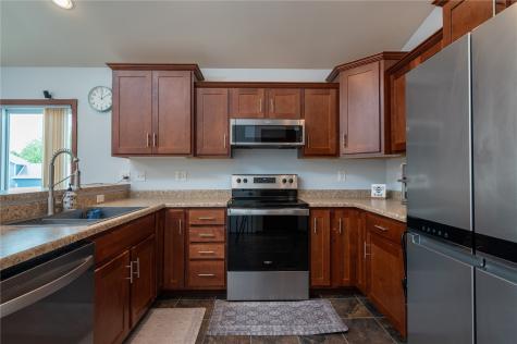 1308 Deer Run NE Cedar Rapids IA 52402