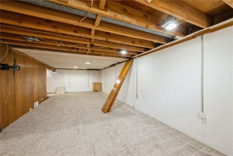 655 W 9th Avenue Marion IA 52302