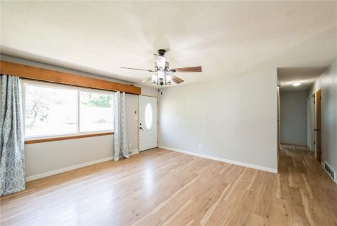655 W 9th Avenue Marion IA 52302