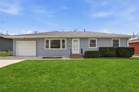 2565 24th Avenue Marion IA 52302