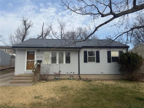 1140 Crestview Drive SE Cedar Rapids IA 52403