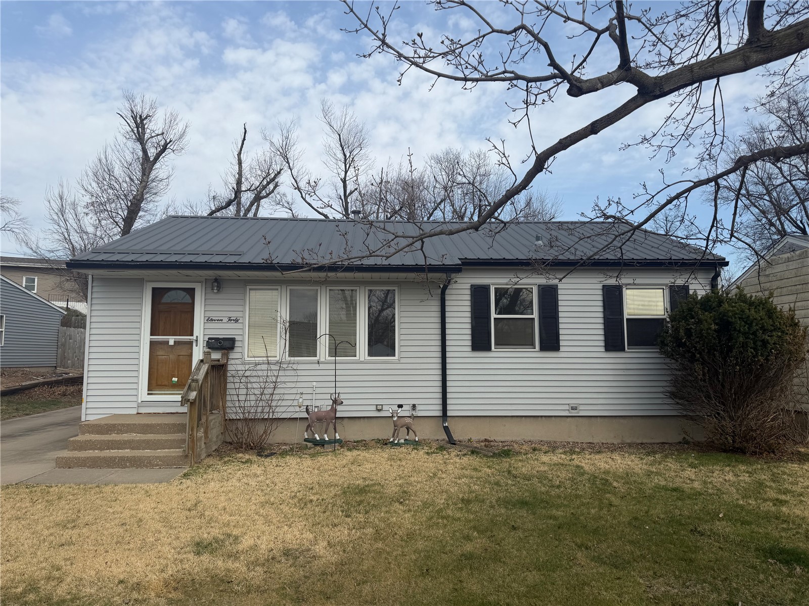 1140 Crestview Drive SE Cedar Rapids IA 52403