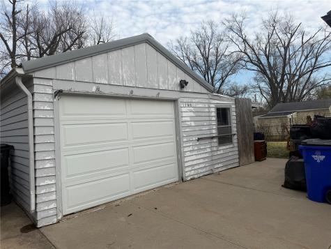 1140 Crestview Drive SE Cedar Rapids IA 52403
