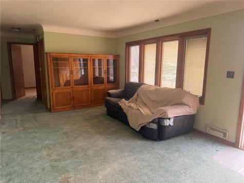 1140 Crestview Drive SE Cedar Rapids IA 52403