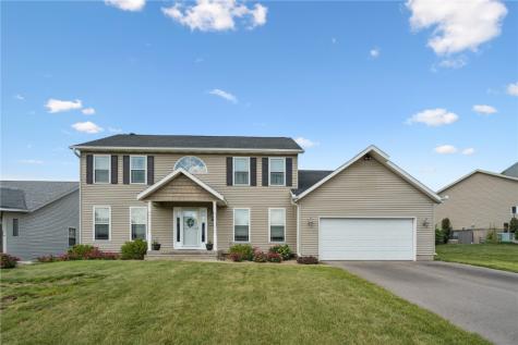 7705 Westbury Drive NE Cedar Rapids IA 52402