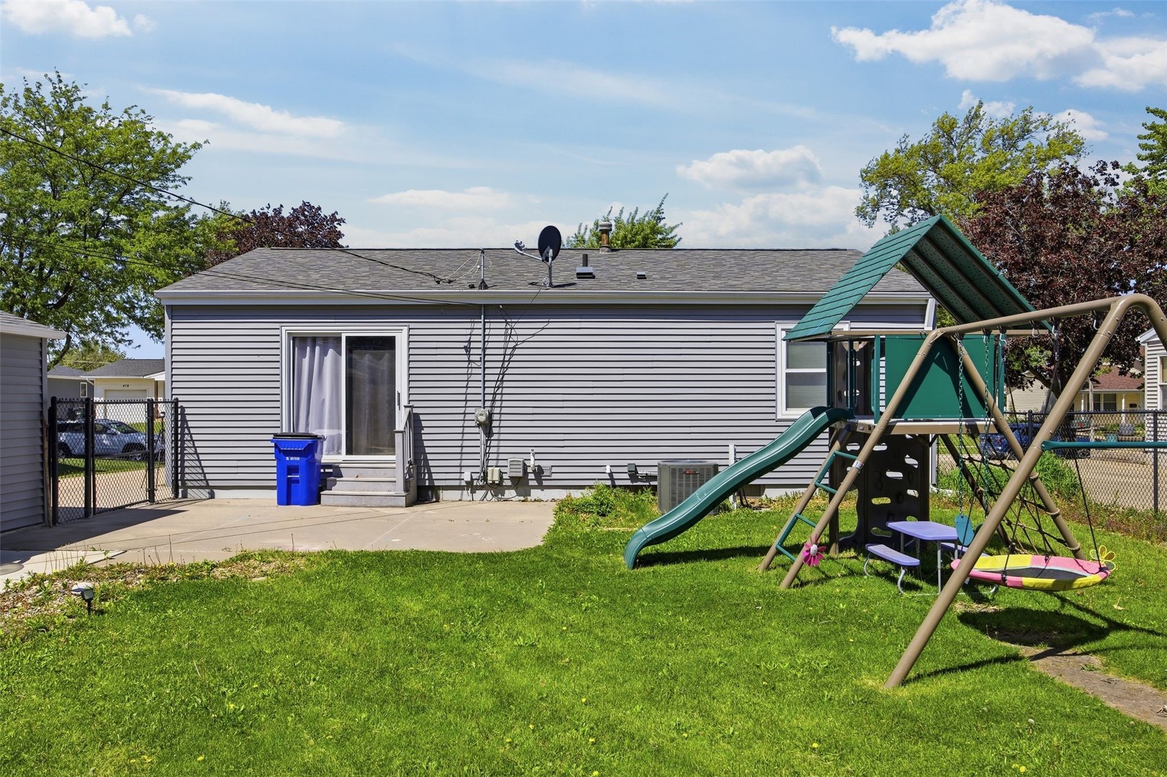 425 Elder Lane NW Cedar Rapids IA 52405