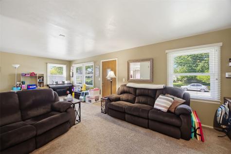 425 Elder Lane NW Cedar Rapids IA 52405