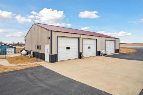 19589 Highway 38 Monticello IA 52310