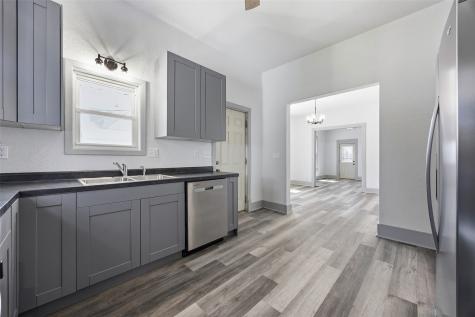 937 8th Street Marion IA 52302