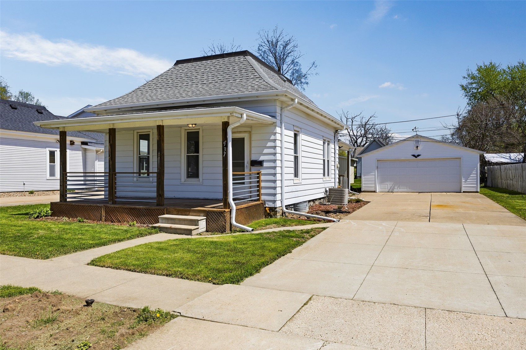 937 8th Street Marion IA 52302