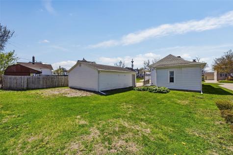 937 8th Street Marion IA 52302