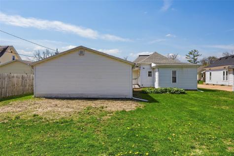 937 8th Street Marion IA 52302