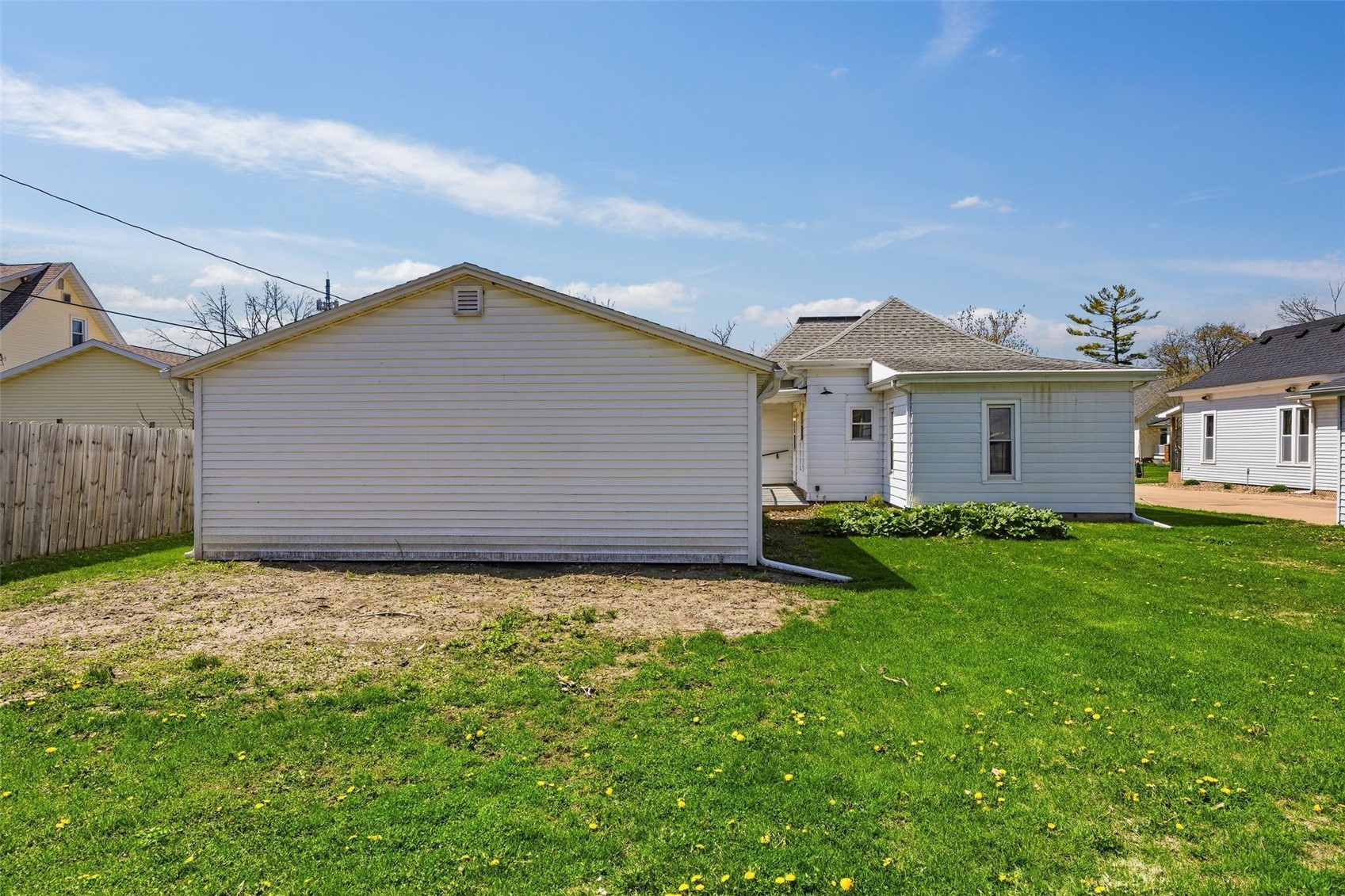 937 8th Street Marion IA 52302