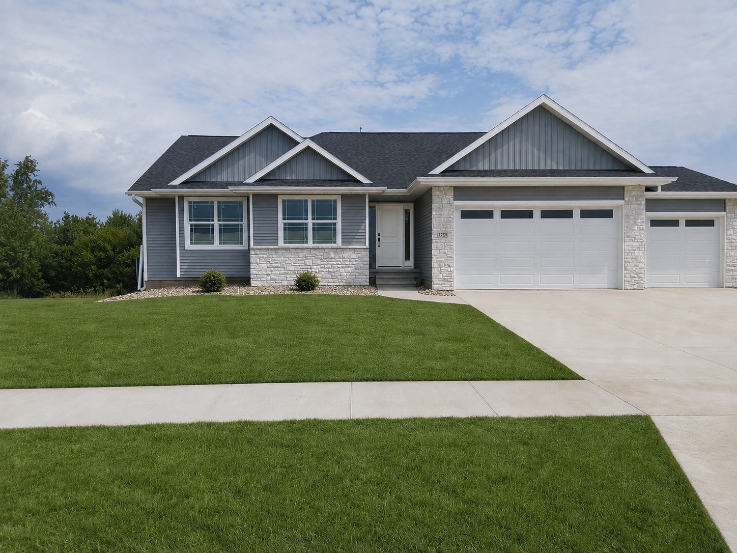 3656 Mclain Way Hiawatha IA 52233