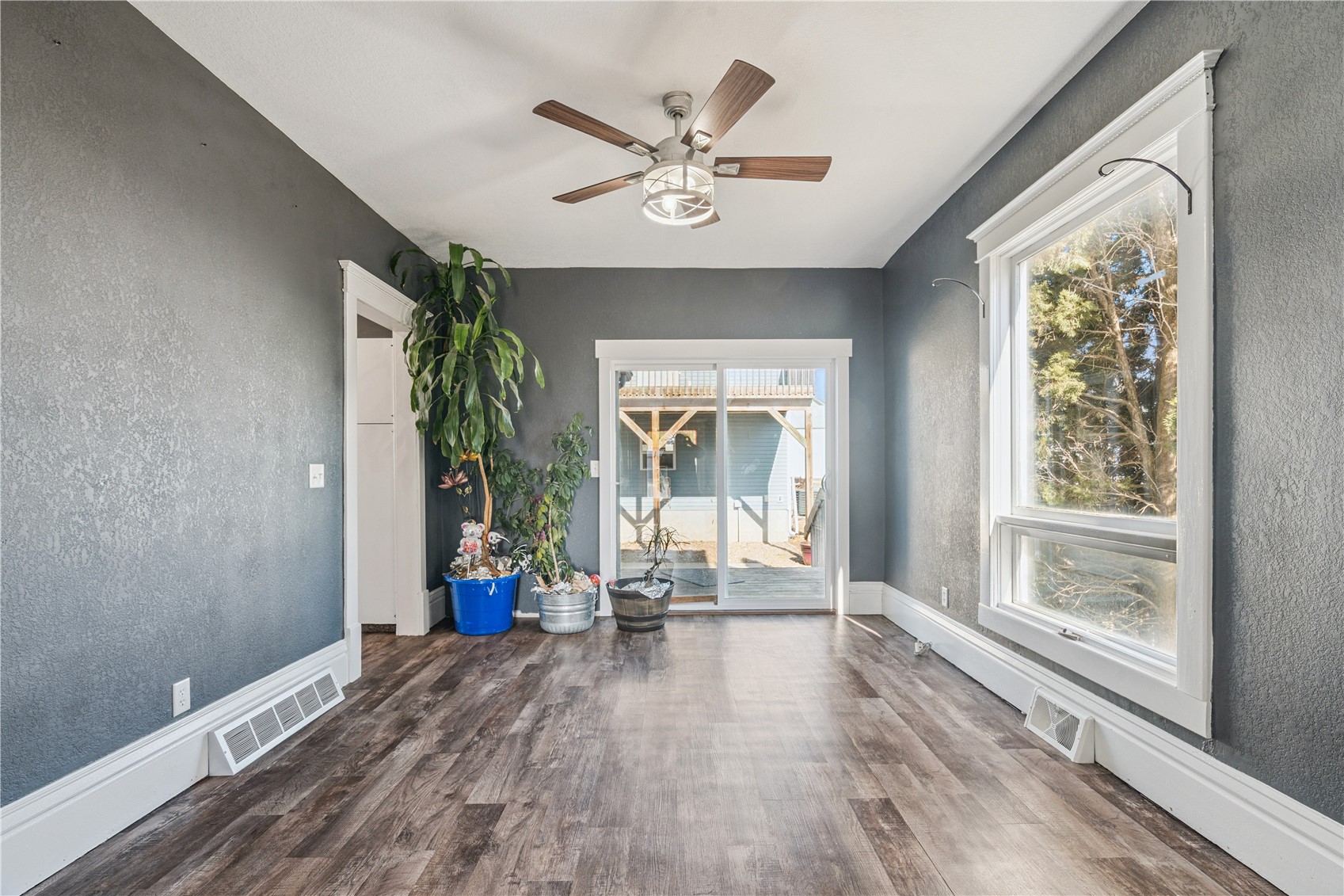 406 E South Street Mechanicsville IA 52306