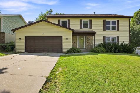 6921 Larkwood Drive NE Cedar Rapids IA 52402