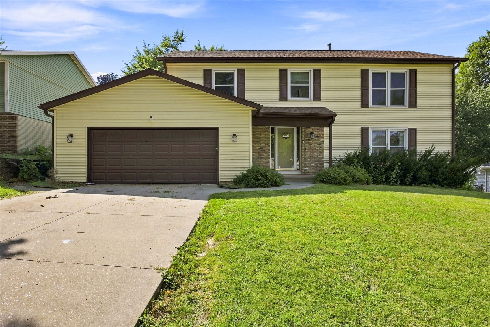 6921 Larkwood Drive NE Cedar Rapids IA 52402