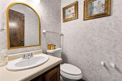 6921 Larkwood Drive NE Cedar Rapids IA 52402