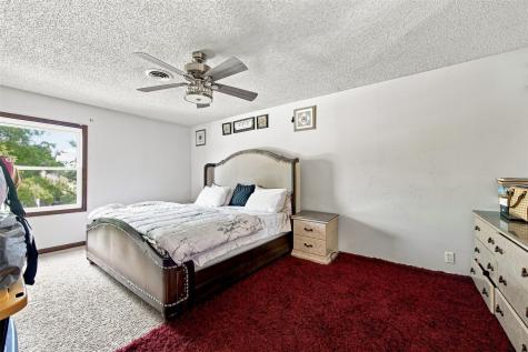 6921 Larkwood Drive NE Cedar Rapids IA 52402