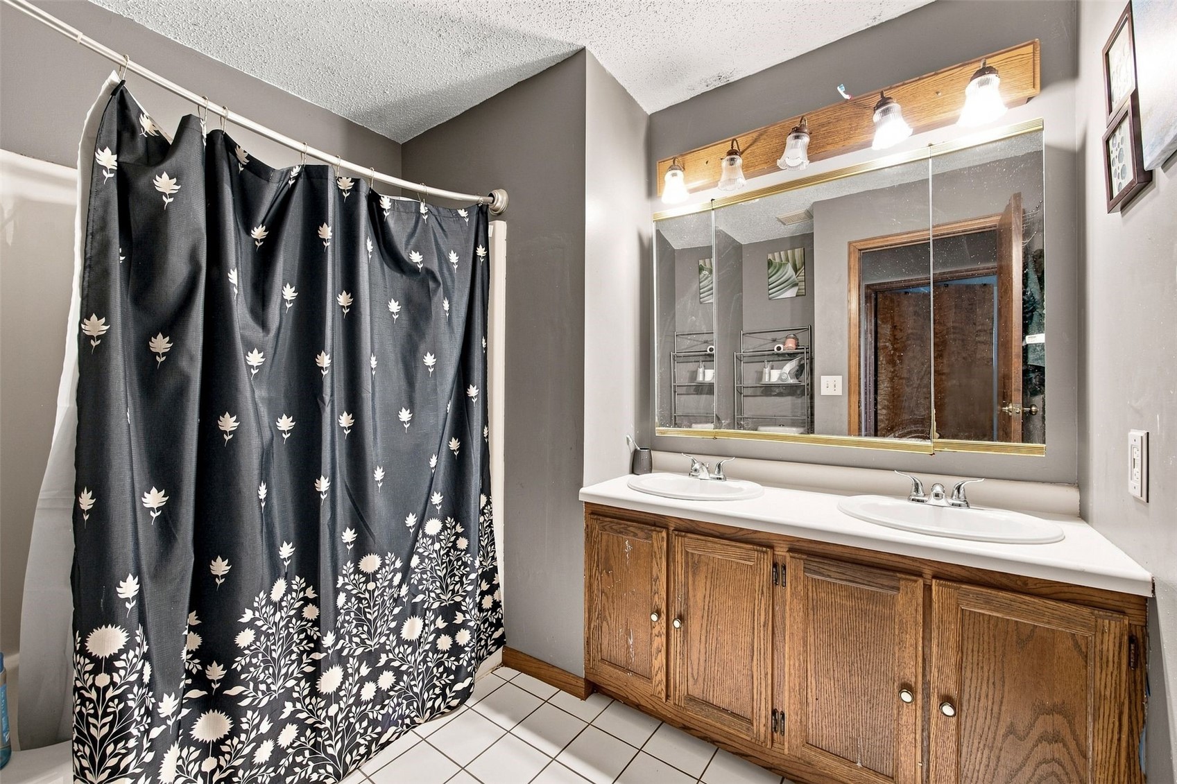 6921 Larkwood Drive NE Cedar Rapids IA 52402
