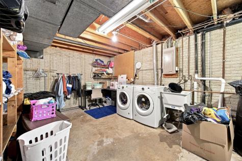 6921 Larkwood Drive NE Cedar Rapids IA 52402